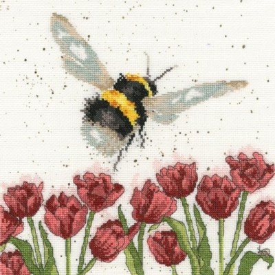 Набор для вышивки крестом Bothy Threads XHD41 Flight Of The Bumble Bee / Полет шмеля Набор для вышивки крестом Bothy Threads XHD41 Flight Of The Bumble Bee / Полет шмеля